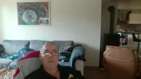 Snapshot of charles6064 chatting on 10/28/25, 09:46 charles6064 online show from 10/28/25, 09:46