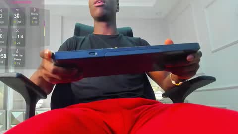 Snapshot of charlesbrown_ chatting on 09/18/25, 01:57 charlesbrown_ online show from 09/18/25, 01:57