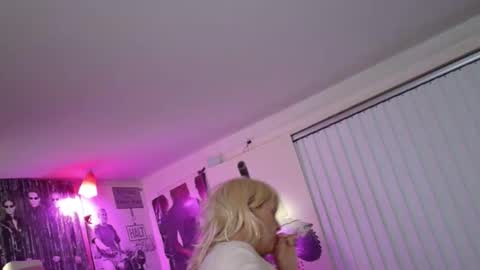 Charli online show from 02/05/25, 12:31