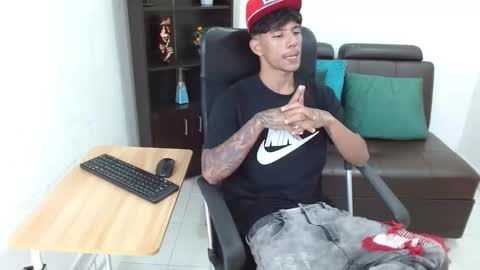 Snapshot of charlie_oconnor chatting on 12/18/24, 04:09 Charlie oconnor online show from 12/18/24, 04:09