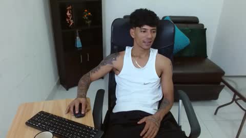 Snapshot of charlie_oconnor chatting on 12/19/24, 04:13 Charlie oconnor online show from 12/19/24, 04:13