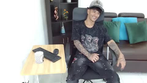 Snapshot of charlie_oconnor chatting on 01/16/25, 03:23 Charlie oconnor online show from 01/16/25, 03:23