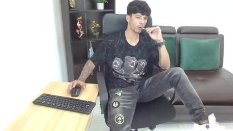 Snapshot of charlie_oconnor chatting on 01/31/25, 03:30 Charlie oconnor online show from 01/31/25, 03:30