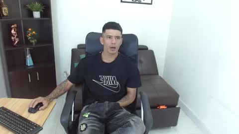 Snapshot of charlie_oconnor chatting on 02/18/25, 08:38 Charlie oconnor online show from 02/18/25, 08:38