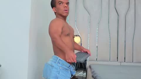 charlie_walkerr online show from 04/20/26, 07:48