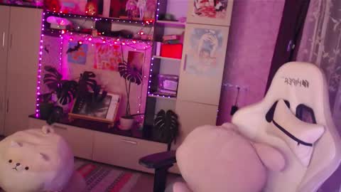 Snapshot of charlie_wtf chatting on 12/20/25, 04:47 charlie online show from 12/20/25, 04:47