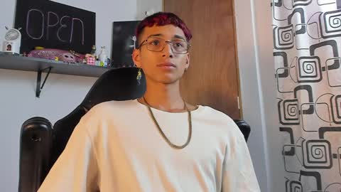 Snapshot of charlieerusso chatting on 12/21/24, 08:21 Charles Russo online show from 12/21/24, 08:21