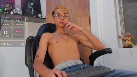 Snapshot of charlieerusso chatting on 01/17/25, 12:10 Charles Russo online show from 01/17/25, 12:10