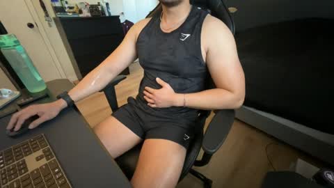 charliekkw online show from 04/19/26, 06:54