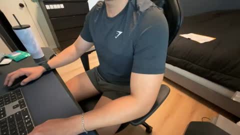 charliekkw online show from 07/21/26, 05:04
