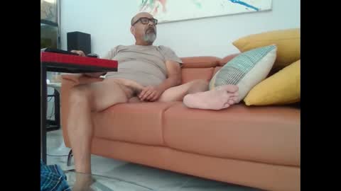 Snapshot of charlieo1953 chatting on 12/06/24, 09:35 charlieo1953 online show from 12/06/24, 09:35