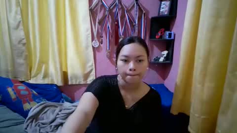Snapshot of charlincadorna125 chatting on 04/07/26, 03:07 Sweetieeche online show from 04/07/26, 03:07