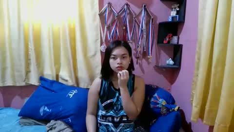 Snapshot of charlincadorna125 chatting on 04/09/26, 08:31 Sweetieeche online show from 04/09/26, 08:31