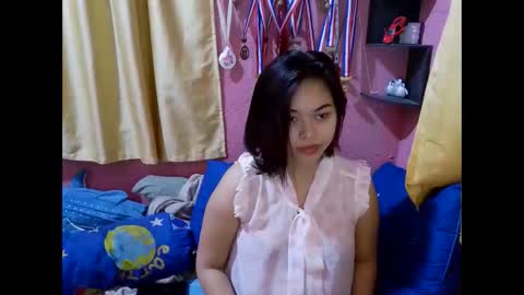 Snapshot of charlincadorna125 chatting on 04/12/26, 03:17 Sweetieeche online show from 04/12/26, 03:17