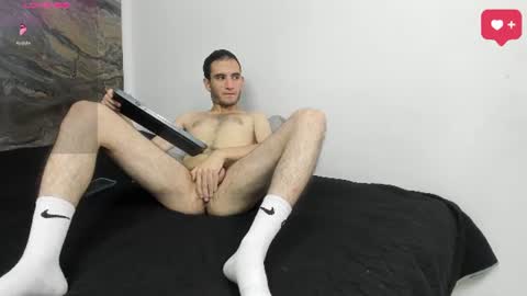 Snapshot of charlizee_23 chatting on 06/21/26, 11:57 Charlize online show from 06/21/26, 11:57