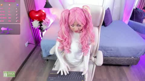 Snapshot of charloottee_1 chatting on 02/04/25, 06:14 Char 3 Lets go for the 100 Thumb-Up online show from 02/04/25, 06:14