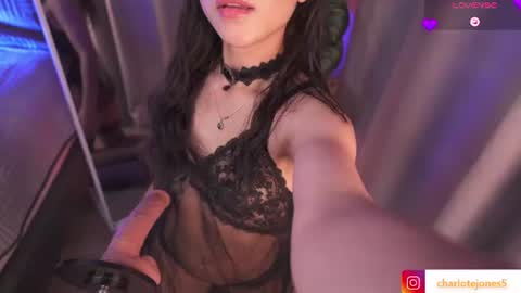 Snapshot of charloottee_1 chatting on 07/17/26, 02:51 Char 3 Lets go for the 100 Thumb-Up online show from 07/17/26, 02:51