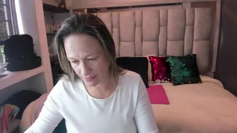Charlot milf online show from 10/04/25, 12:03