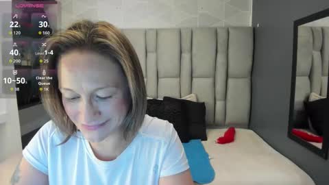 Charlot milf online show from 02/18/26, 12:01