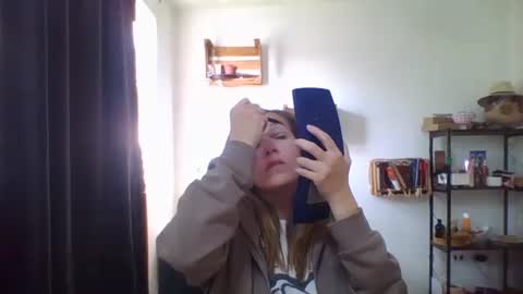 Snapshot of charlot_ponze chatting on 01/08/26, 07:16 charlott online show from 01/08/26, 07:16