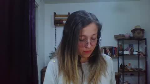 Snapshot of charlot_ponze chatting on 02/04/26, 12:49 charlott online show from 02/04/26, 12:49