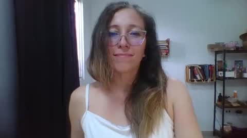 Snapshot of charlot_ponze chatting on 02/11/26, 11:32 charlott online show from 02/11/26, 11:32