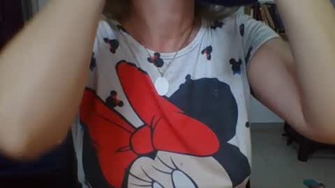 Snapshot of charlot_ponze chatting on 06/17/26, 01:52 charlott online show from 06/17/26, 01:52