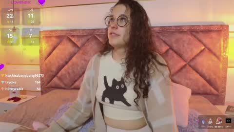 Snapshot of charlote__miller chatting on 02/25/25, 01:20 You honey online show from 02/25/25, 01:20