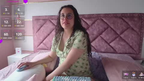 Snapshot of charlote__miller chatting on 02/25/25, 12:45 You honey online show from 02/25/25, 12:45