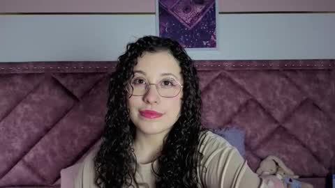 Snapshot of charlote__miller chatting on 09/12/25, 11:21 You honey online show from 09/12/25, 11:21
