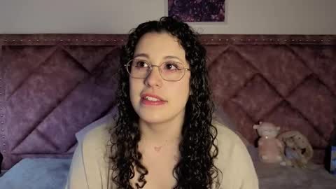 Snapshot of charlote__miller chatting on 09/14/25, 11:20 You honey online show from 09/14/25, 11:20