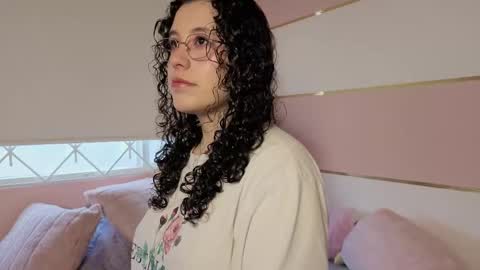 Snapshot of charlote__miller chatting on 10/04/25, 11:19 You honey online show from 10/04/25, 11:19