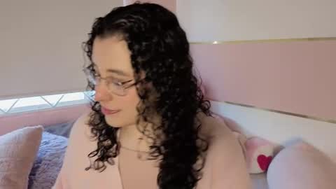 Snapshot of charlote__miller chatting on 10/10/25, 11:42 You honey online show from 10/10/25, 11:42