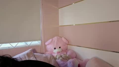 Snapshot of charlote__miller chatting on 10/13/25, 11:43 You honey online show from 10/13/25, 11:43