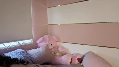 Snapshot of charlote__miller chatting on 10/17/25, 11:46 You honey online show from 10/17/25, 11:46