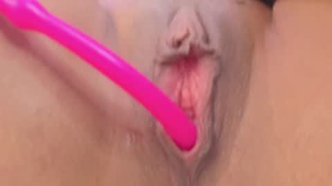 Snapshot of charlott25_ chatting on 02/28/25, 03:37 charlott online show from 02/28/25, 03:37