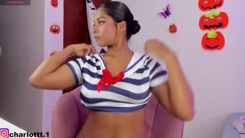 Snapshot of charlott25_ chatting on 10/28/25, 03:43 charlott online show from 10/28/25, 03:43