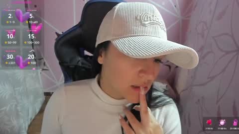 Snapshot of charlott_daphne chatting on 12/21/24, 11:45 charlott_daphne online show from 12/21/24, 11:45