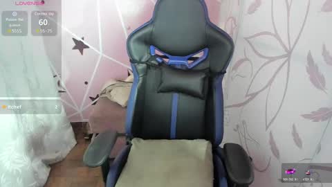 Snapshot of charlott_daphne chatting on 12/24/24, 12:00 charlott_daphne online show from 12/24/24, 12:00