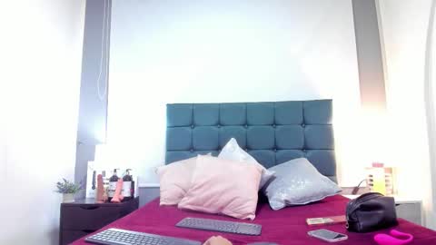 Charlott online show from 11/05/25, 02:17