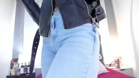 Charlott online show from 11/11/25, 03:56