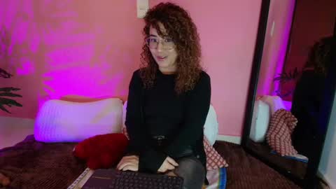 Snapshot of charlotte1117 chatting on 03/03/25, 06:55 Char 3 online show from 03/03/25, 06:55