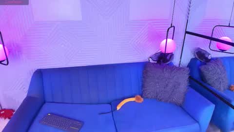 ambar online show from 10/25/25, 11:07