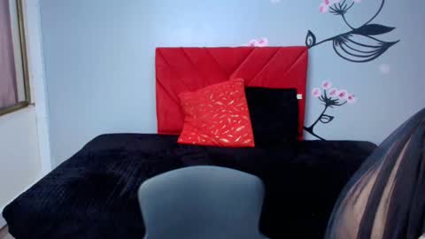 CHARLOTTE GRAY online show from 10/26/25, 12:22