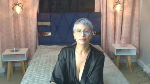 CHARLOTTE GRAY online show from 12/05/25, 08:01