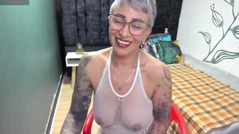 CHARLOTTE GRAY online show from 12/16/25, 07:52