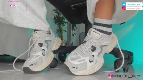 Snapshot of charlotte__grey chatting on 10/28/25, 08:33 charlotte grey online show from 10/28/25, 08:33