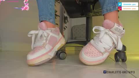 Snapshot of charlotte__grey chatting on 11/07/25, 08:31 charlotte grey online show from 11/07/25, 08:31