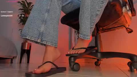 Snapshot of charlotte__grey chatting on 11/13/25, 09:03 charlotte grey online show from 11/13/25, 09:03