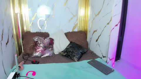 charlotte__milf online show from 07/17/26, 07:52
